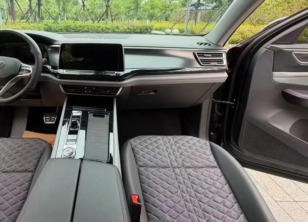 Volkswagen Teramont X 2023 Facelift 380TSI Four-Wheel Drive Luxury Edition — миниатюра 17