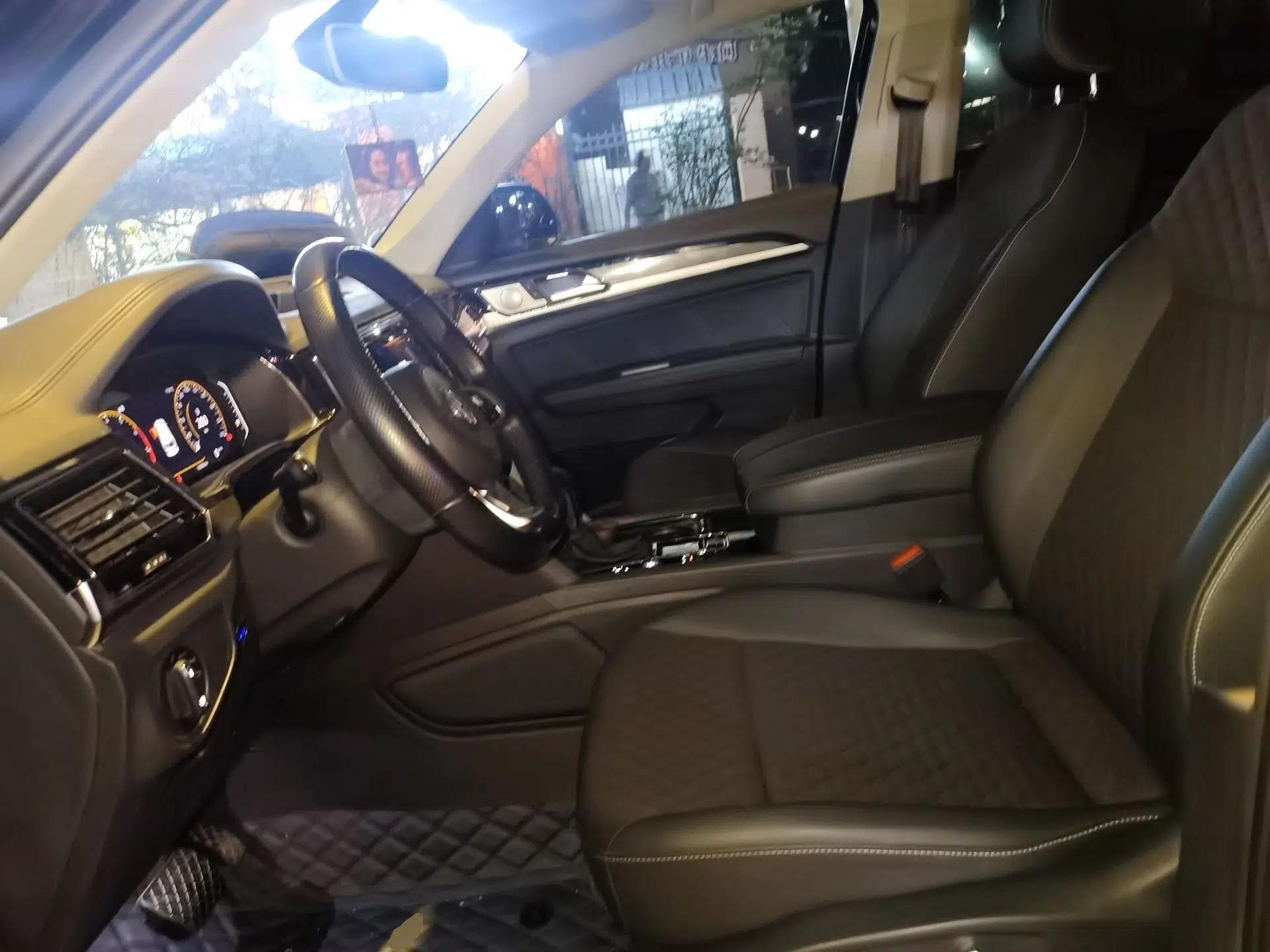 Volkswagen Teramont X 2020 330TSI Two-Wheel-Drive Luxury Edition — миниатюра 16