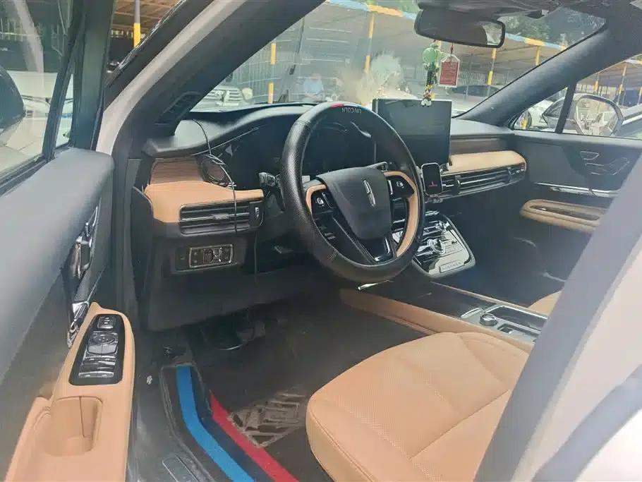2022 Toyota Adventurer Facelift 2.0T 2WD Premium Edition — миниатюра 9