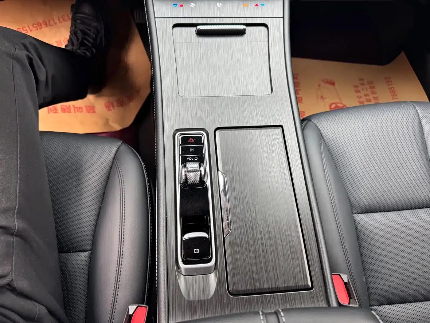 Adventurer 2024 1.5T 2WD Premium Hybrid — миниатюра 10