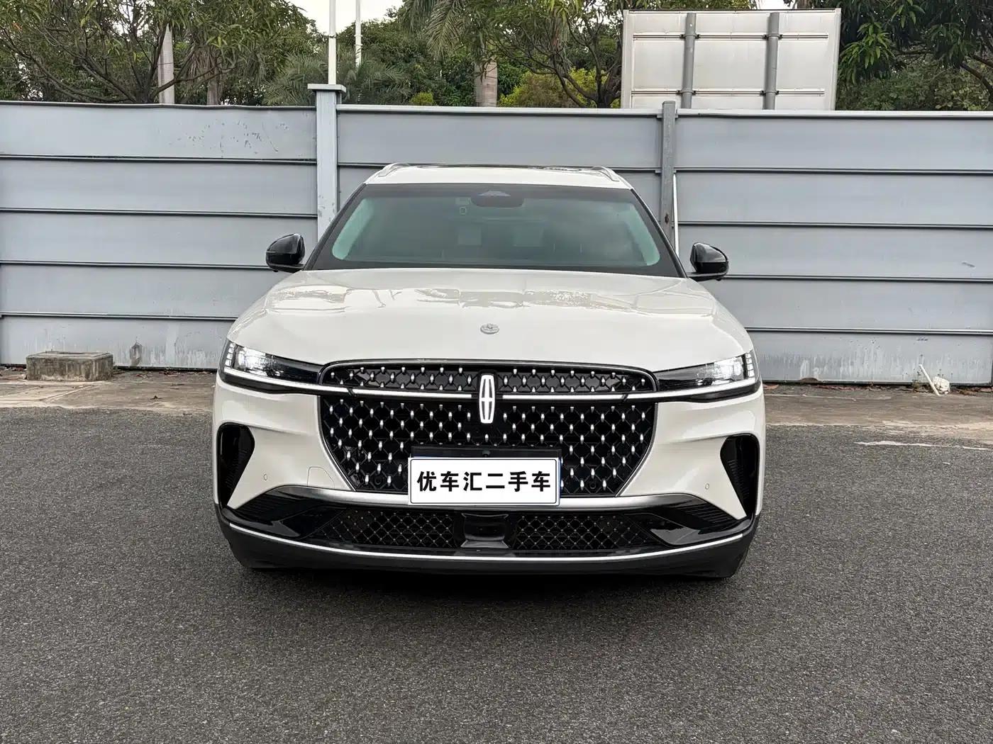 Navigator 2025 2.0T AWD Premium Edition — миниатюра 2