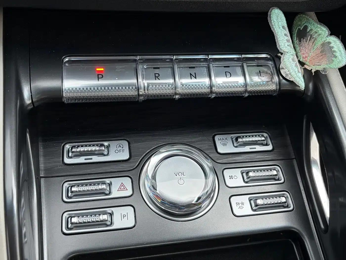 Navigator 2025 2.0T AWD Premium Edition — миниатюра 22