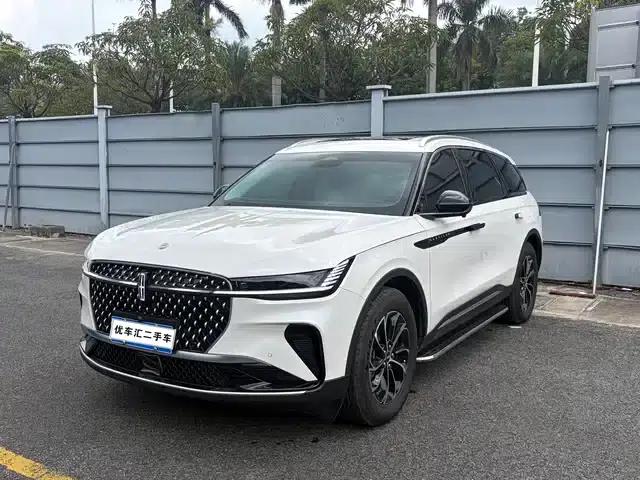 Navigator 2025 2.0T AWD Premium Edition