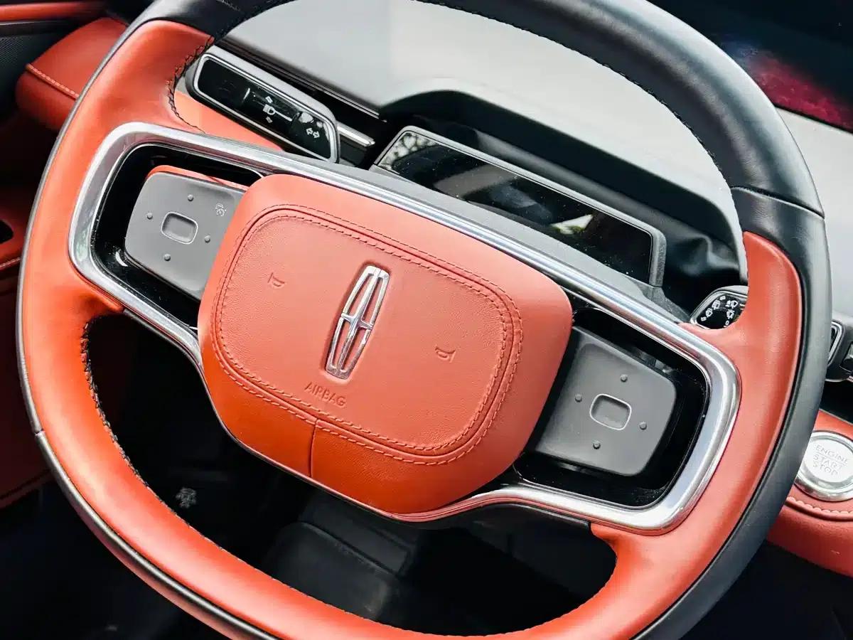 Navigator 2023 2.0T AWD Premium Edition — миниатюра 18