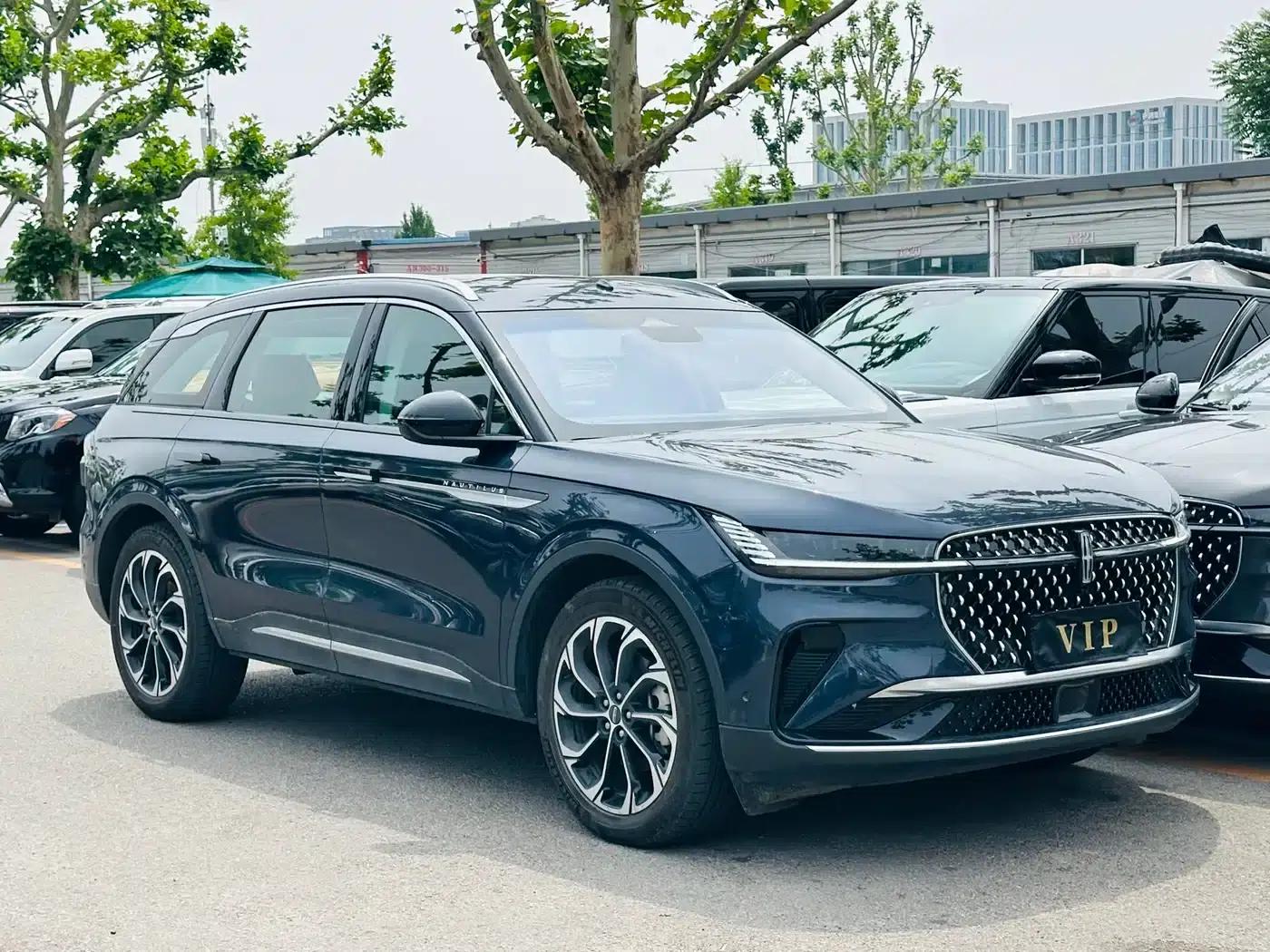 Navigator 2023 2.0T AWD Premium Edition — миниатюра 3