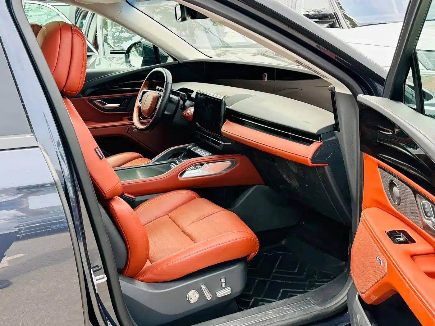 Navigator 2023 2.0T AWD Premium Edition — миниатюра 25