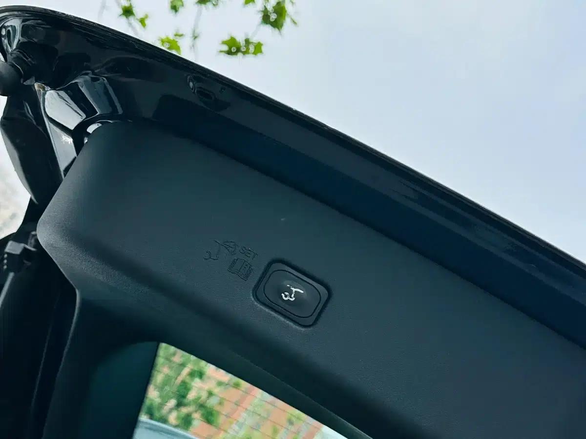 Navigator 2023 2.0T AWD Premium Edition — миниатюра 28