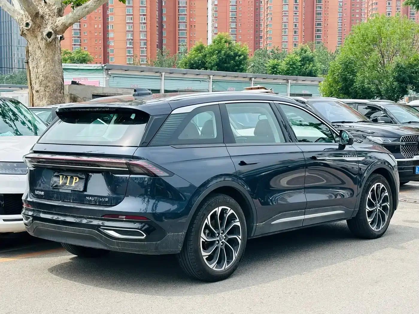 Navigator 2023 2.0T AWD Premium Edition — миниатюра 4