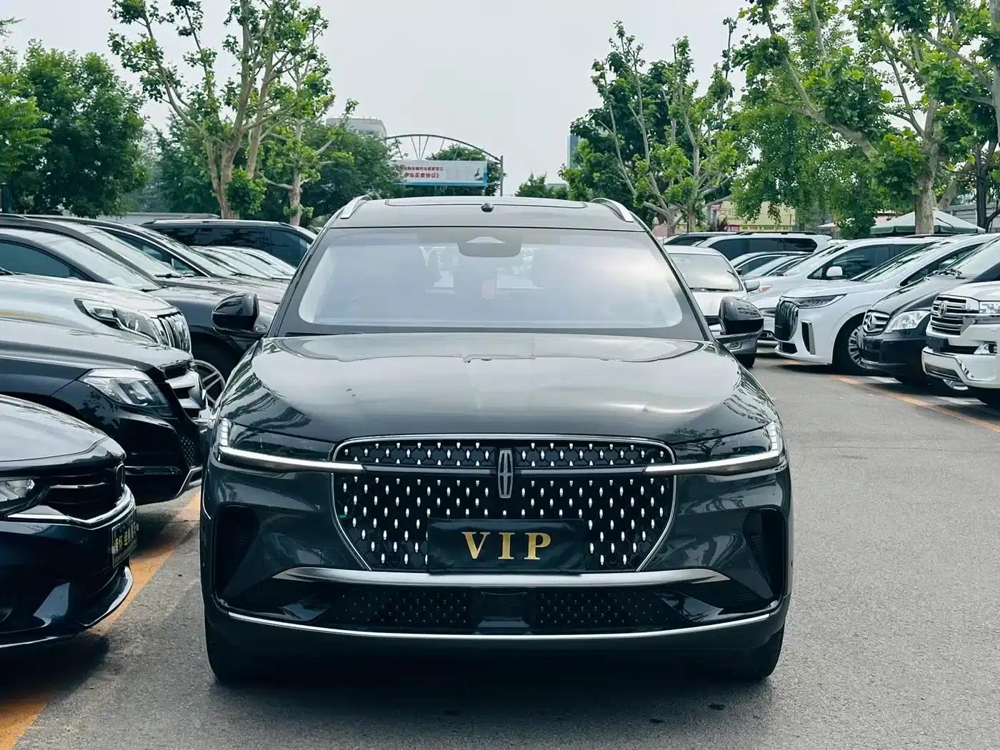 Navigator 2023 2.0T AWD Premium Edition — миниатюра 2