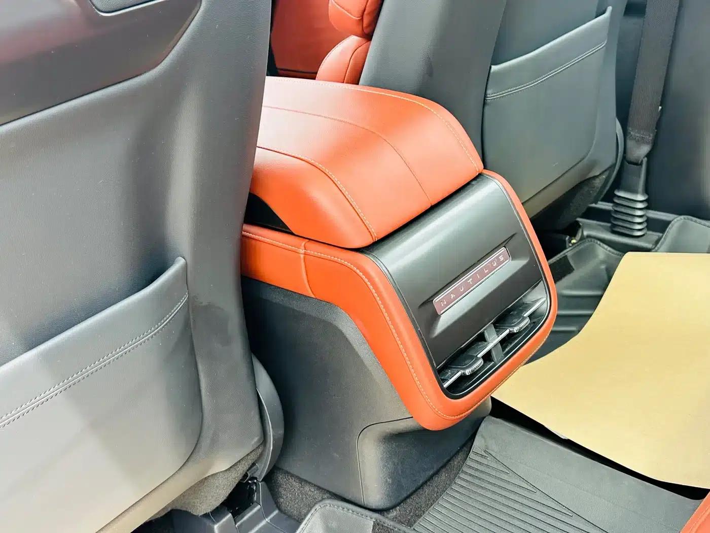 Navigator 2023 2.0T AWD Premium Edition — миниатюра 15