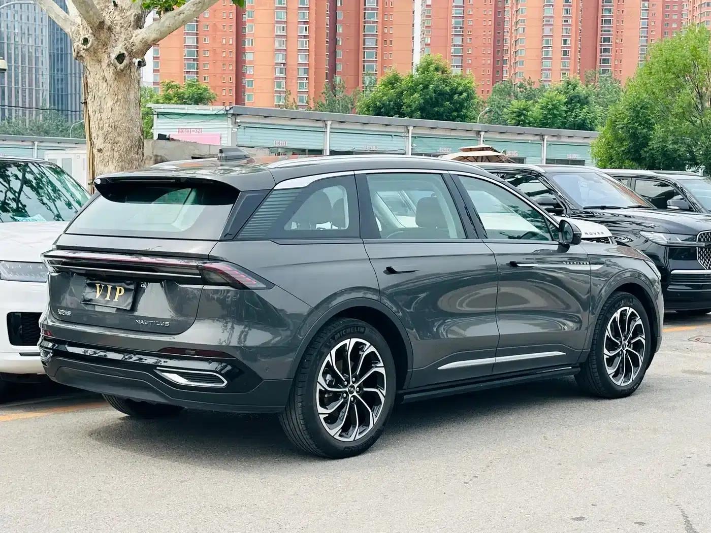 Navigator 2023 2.0T AWD Premium Edition — миниатюра 4