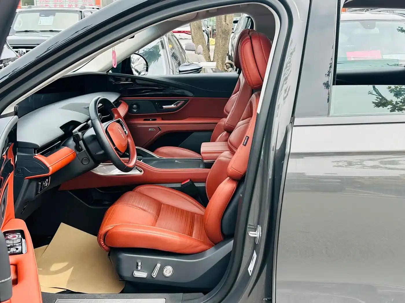 Navigator 2023 2.0T AWD Premium Edition — миниатюра 7