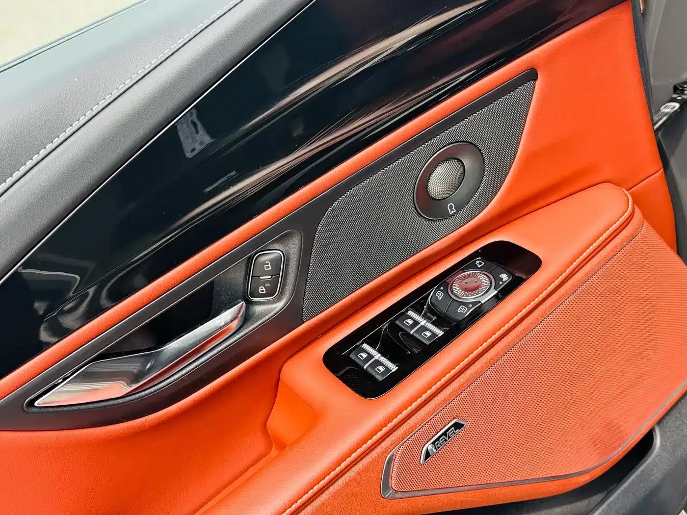 Navigator 2023 2.0T AWD Premium Edition — миниатюра 10