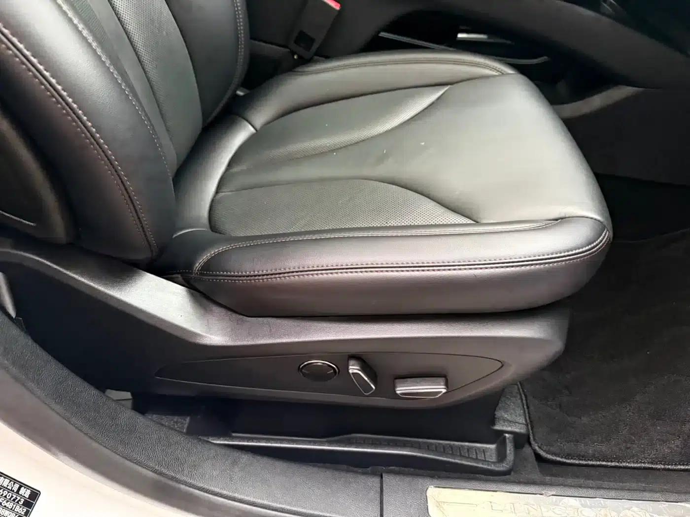 Navigator 2021 2.0T 2WD Premium Edition — миниатюра 13