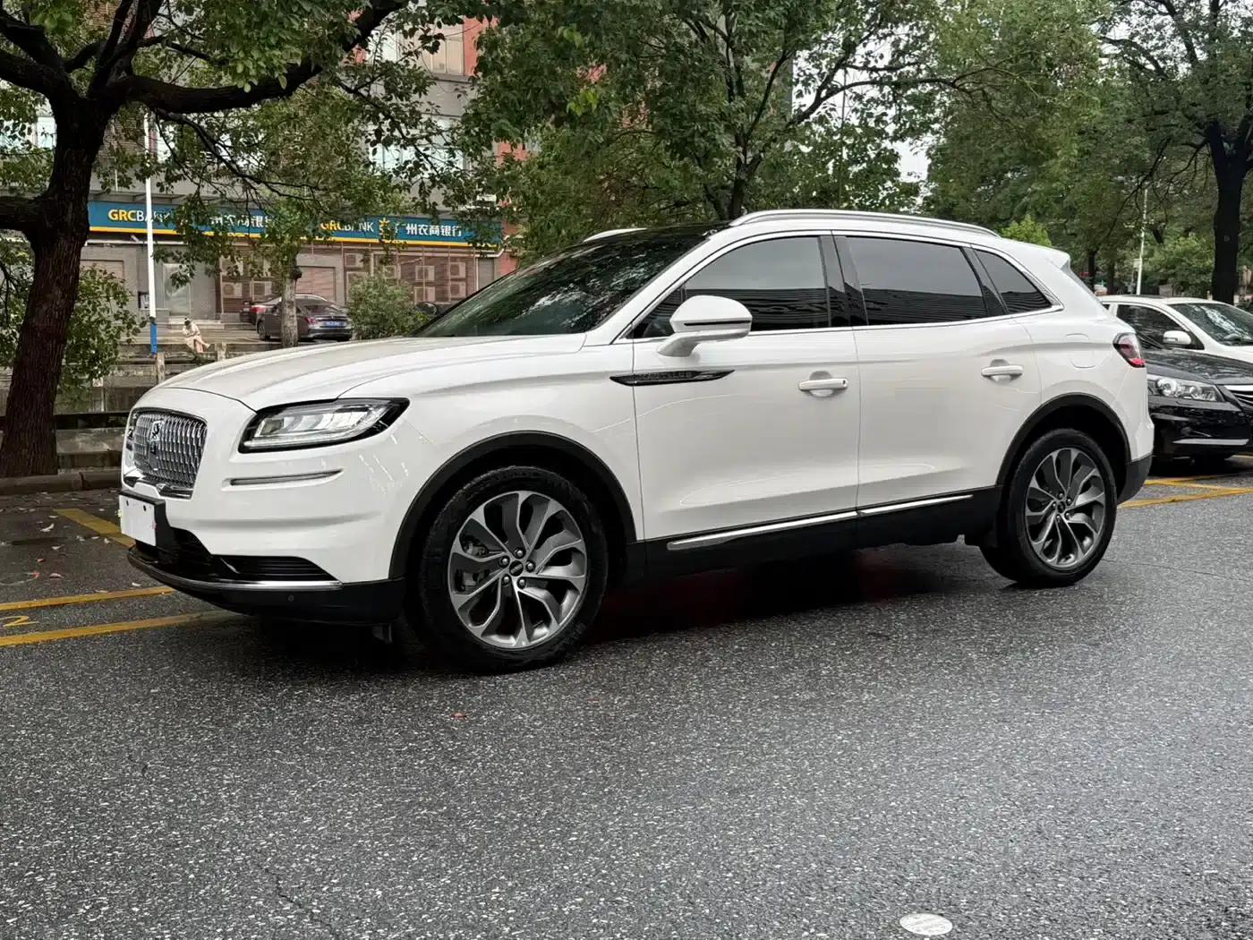 Navigator 2021 2.0T 2WD Premium Edition — миниатюра 22