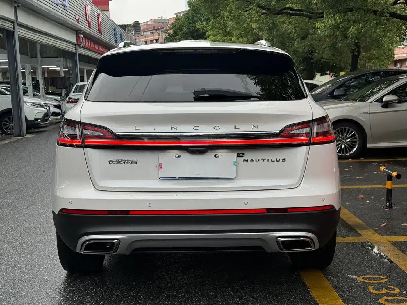 Navigator 2021 2.0T 2WD Premium Edition — миниатюра 5