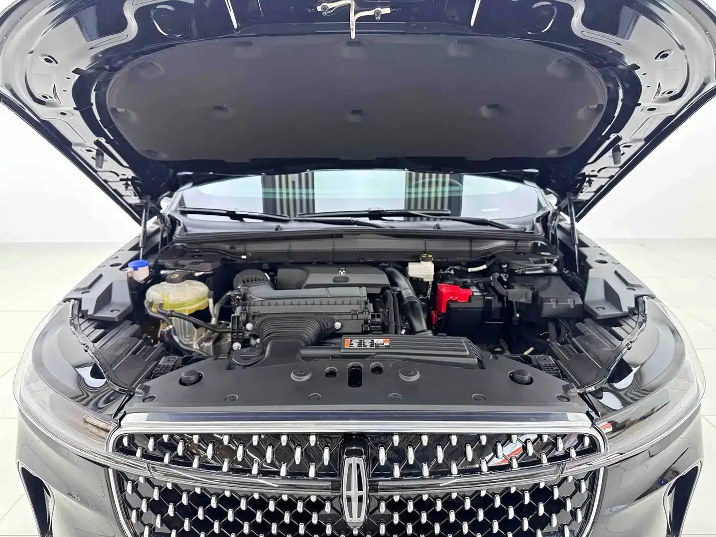 Navigator 2025 2.0T AWD Premium Edition — миниатюра 9