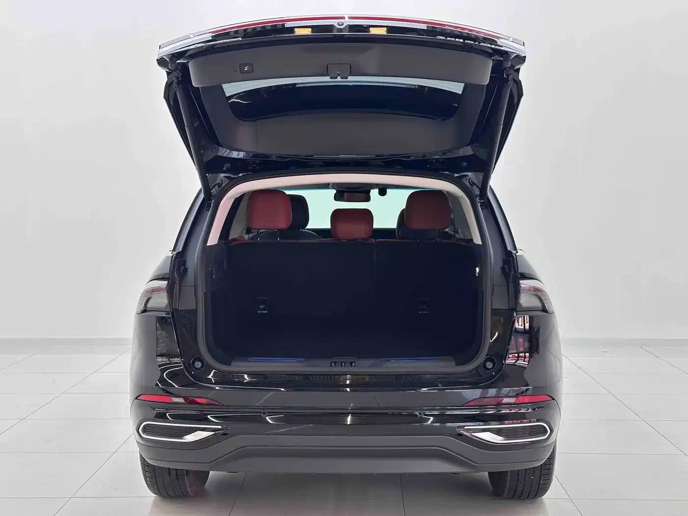 Navigator 2025 2.0T AWD Premium Edition — миниатюра 10