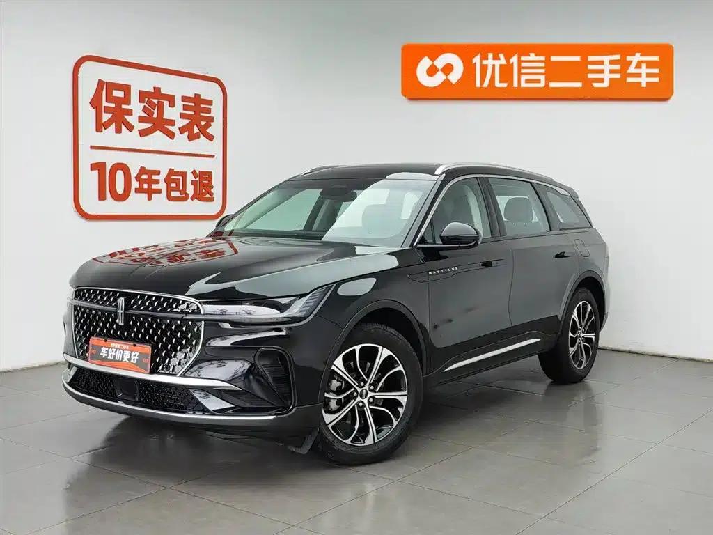 Navigator 2025 Facelift 2.0T AWD Premium Edition — миниатюра 1