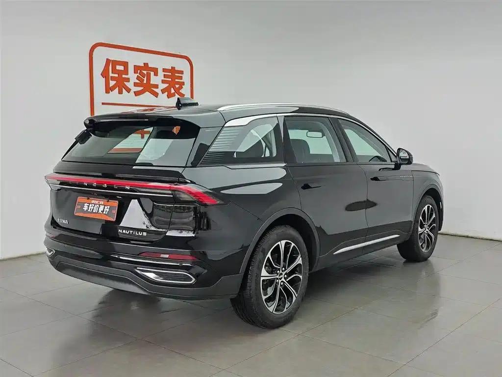 Navigator 2025 Facelift 2.0T AWD Premium Edition — миниатюра 2