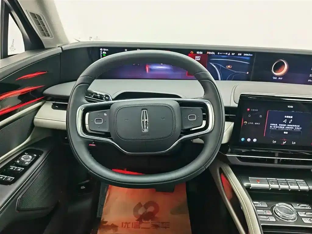 Navigator 2025 Facelift 2.0T AWD Premium Edition — миниатюра 11