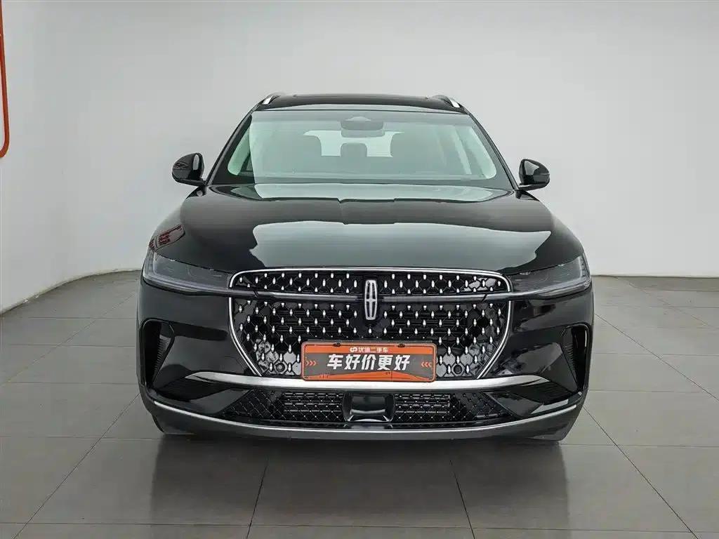 Navigator 2025 Facelift 2.0T AWD Premium Edition — миниатюра 3