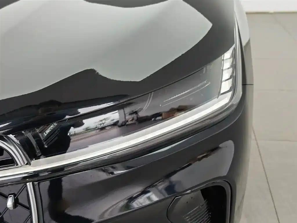 Navigator 2025 Facelift 2.0T AWD Premium Edition — миниатюра 7