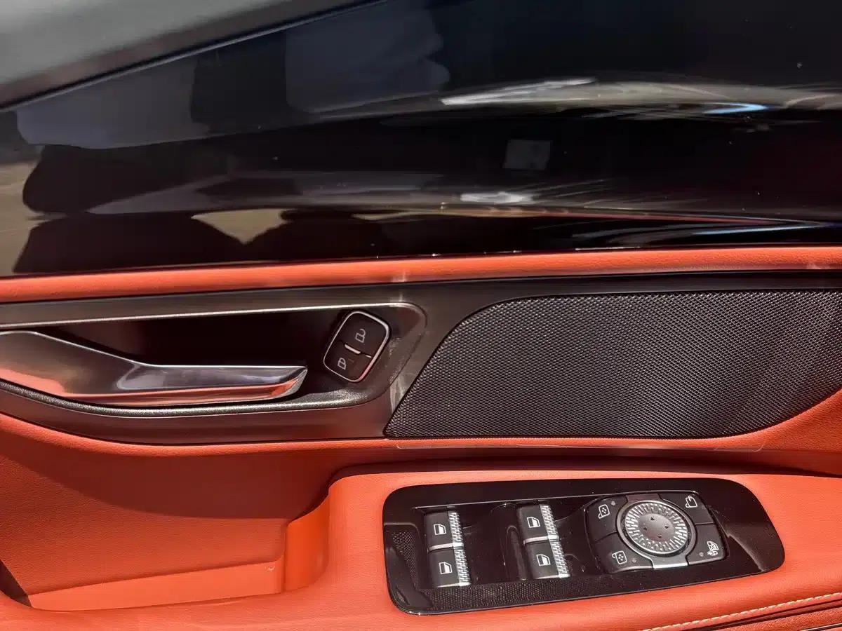 Navigator 2025 2.0T AWD Premium Hybrid — миниатюра 14