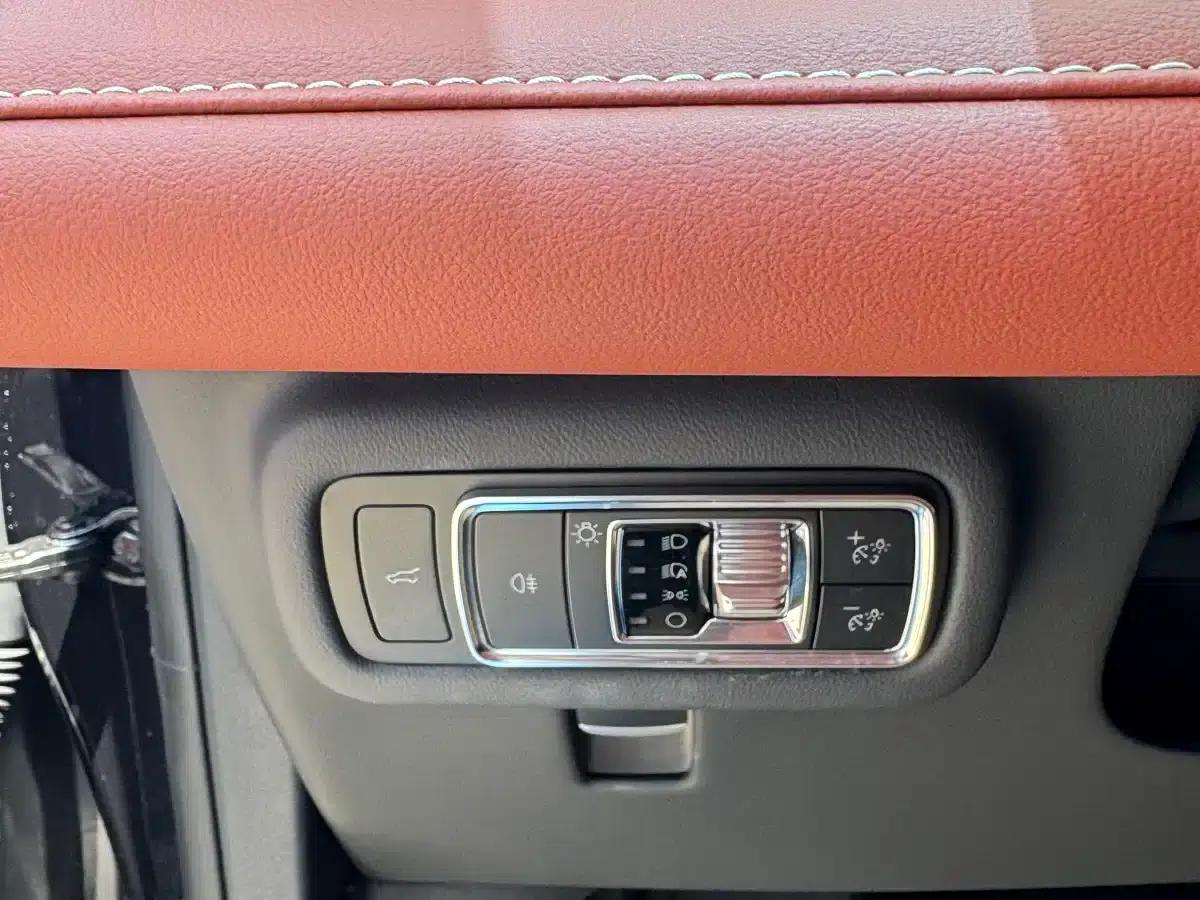 Navigator 2025 2.0T AWD Premium Hybrid — миниатюра 15