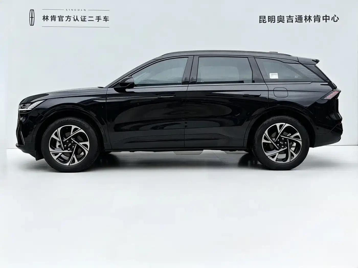 Navigator 2025 2.0T AWD Premium Hybrid — миниатюра 3