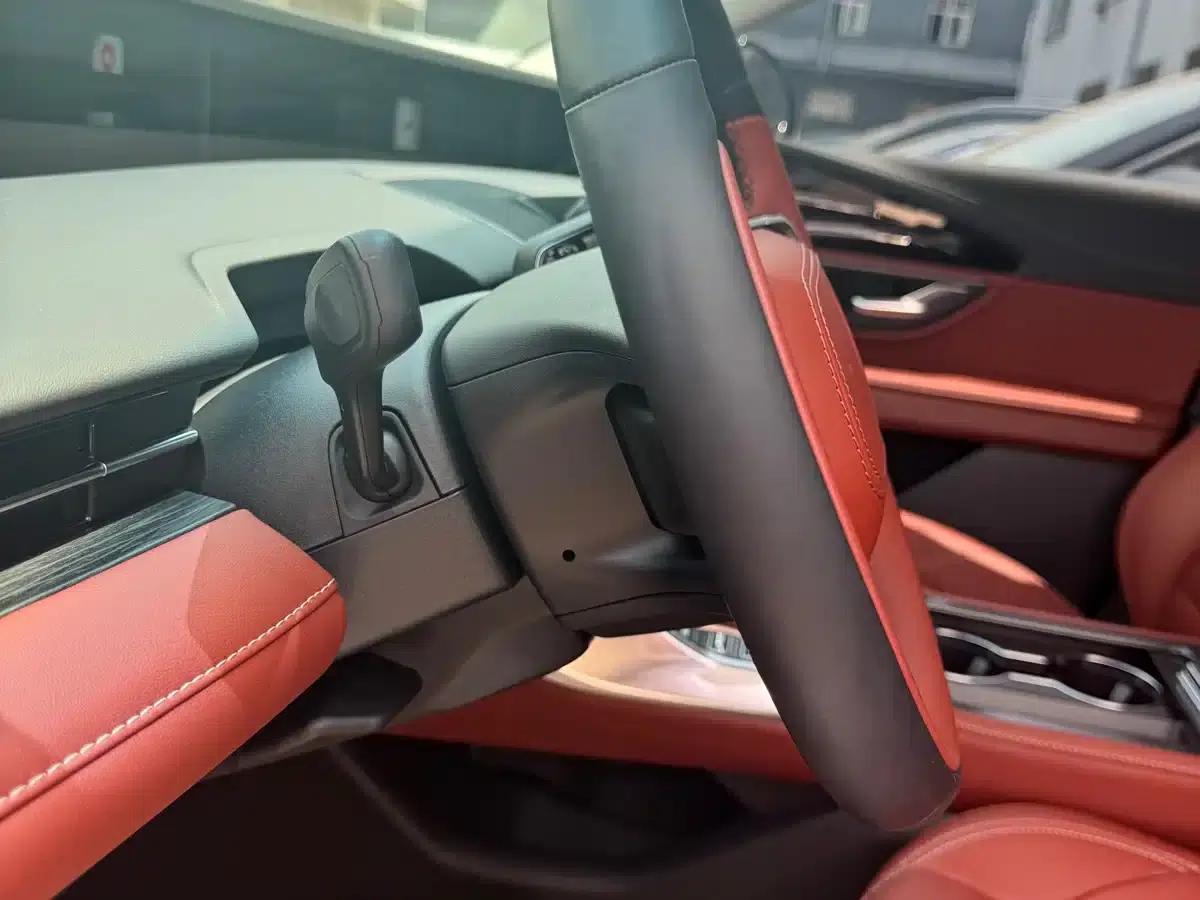 Navigator 2025 2.0T AWD Premium Hybrid — миниатюра 22