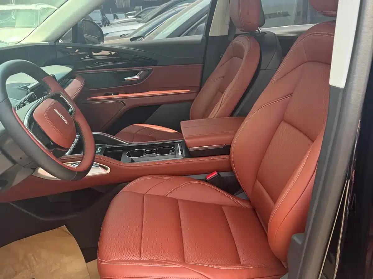 Navigator 2025 2.0T AWD Premium Hybrid — миниатюра 23