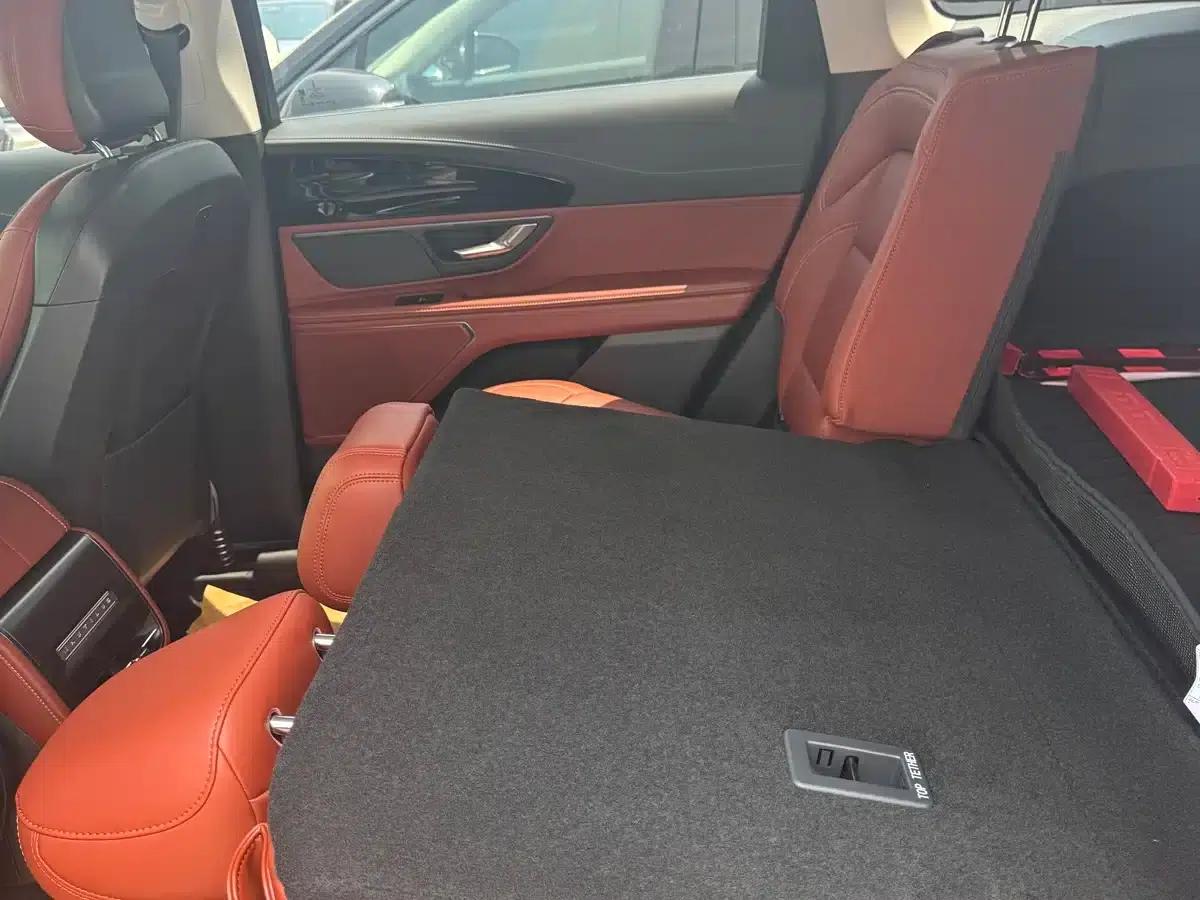 Navigator 2025 2.0T AWD Premium Hybrid — миниатюра 35
