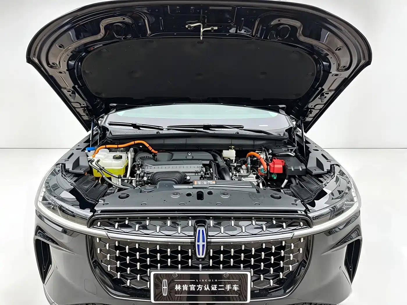 Navigator 2025 2.0T AWD Premium Hybrid — миниатюра 8
