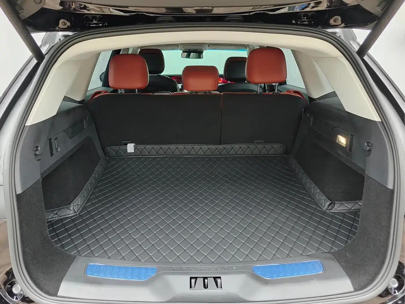Navigator 2025 2.0T AWD Premium Hybrid — миниатюра 9