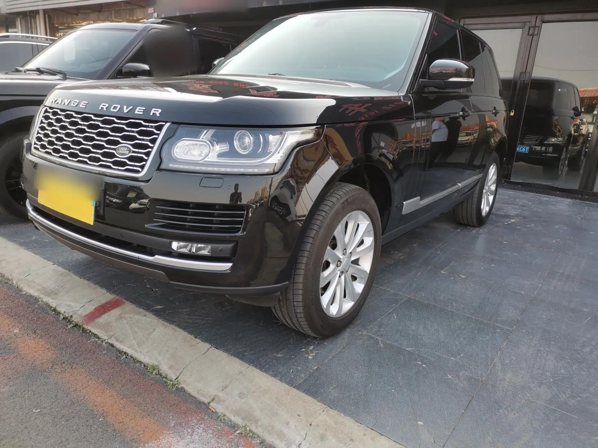 Land Rover Range Vogue  — миниатюра 1
