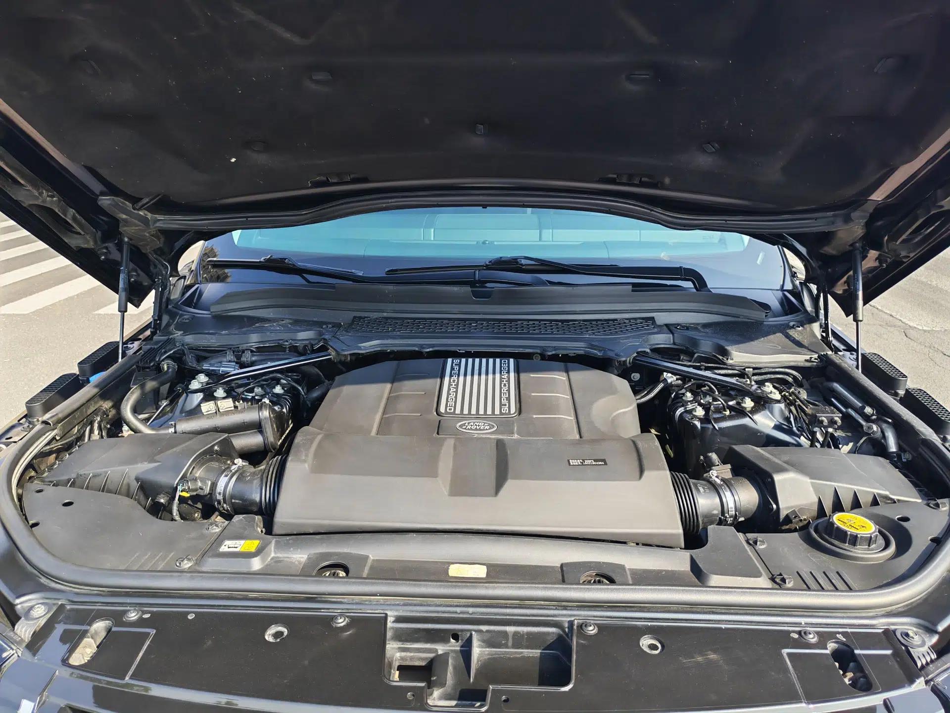 Land Rover Range Vogue  — миниатюра 12