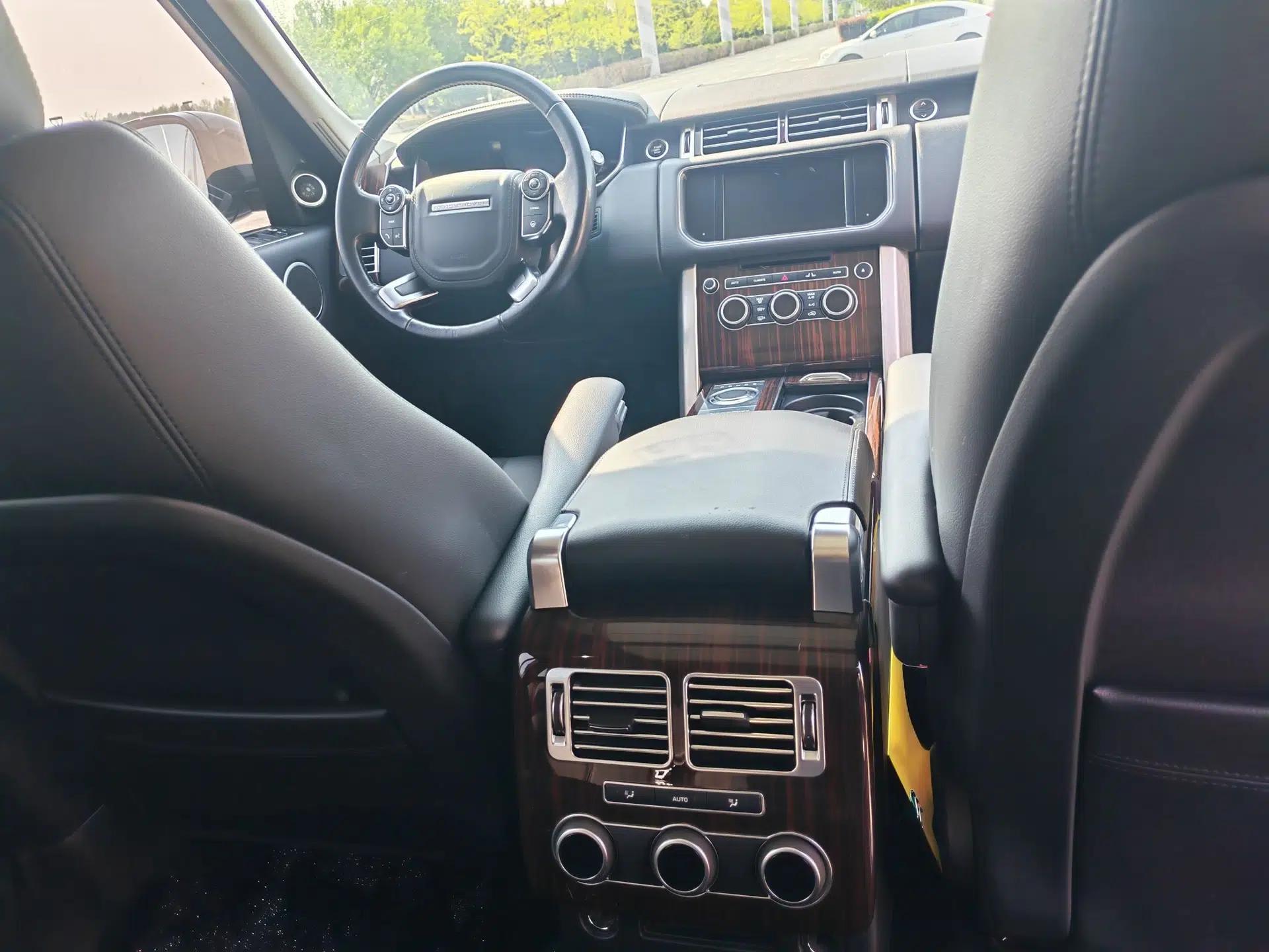 Land Rover Range Vogue  — миниатюра 10