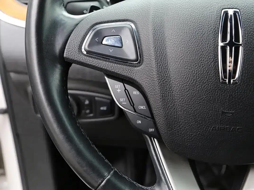 Lincoln MKC 2017 2.0T 2WD Premium Edition — миниатюра 11