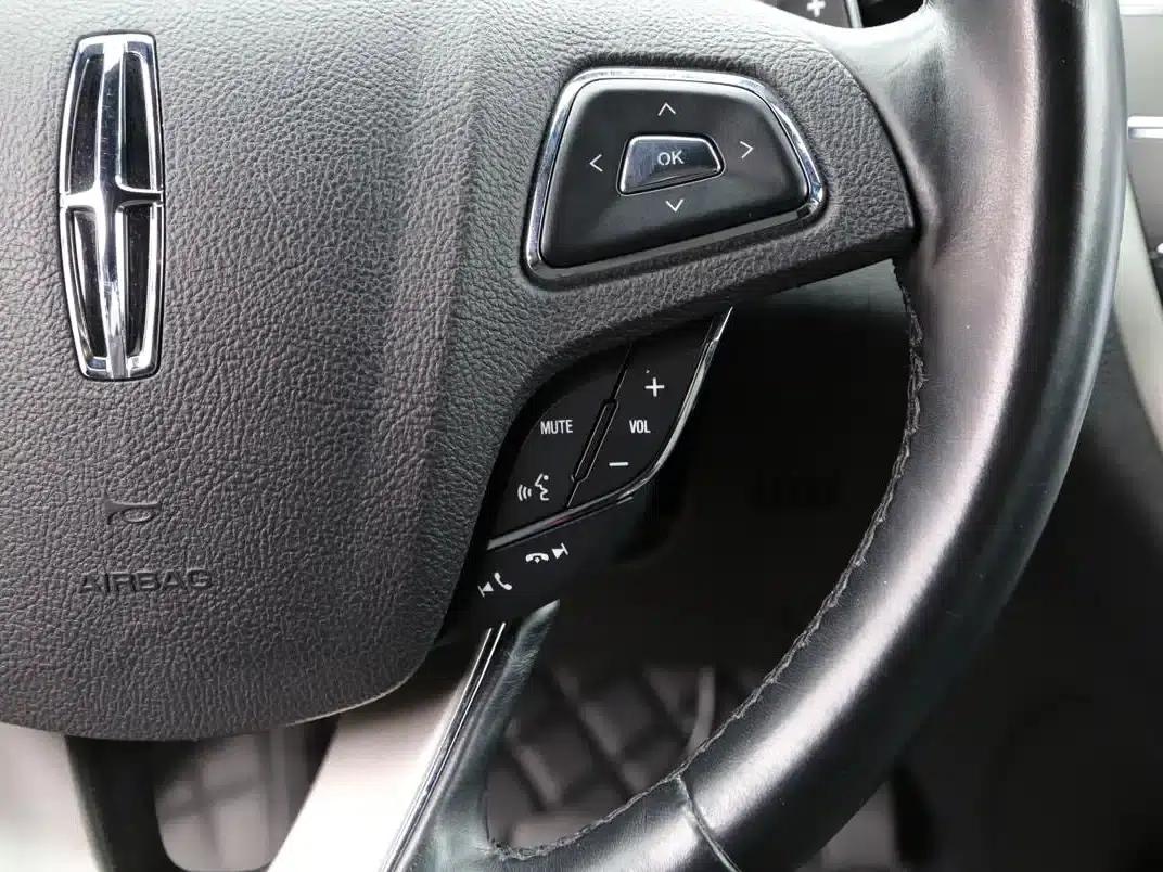Lincoln MKC 2017 2.0T 2WD Premium Edition — миниатюра 12