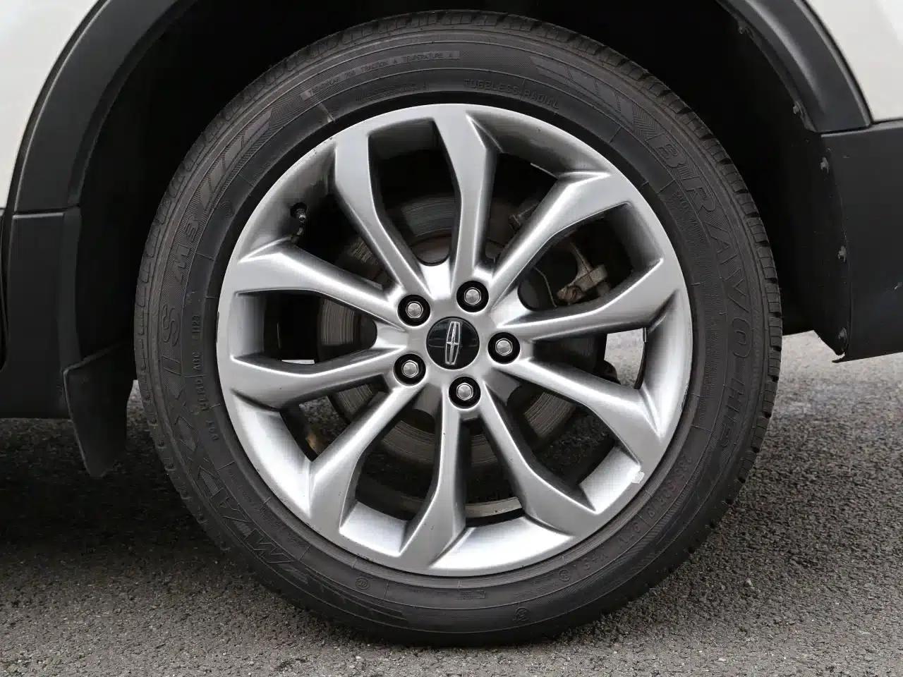 Lincoln MKC 2017 2.0T 2WD Premium Edition — миниатюра 15