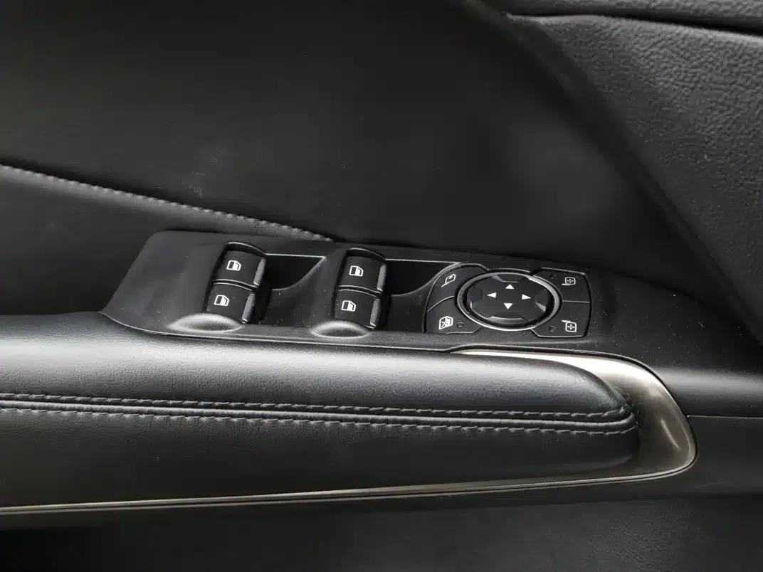 Lincoln MKC 2017 2.0T 2WD Premium Edition — миниатюра 16