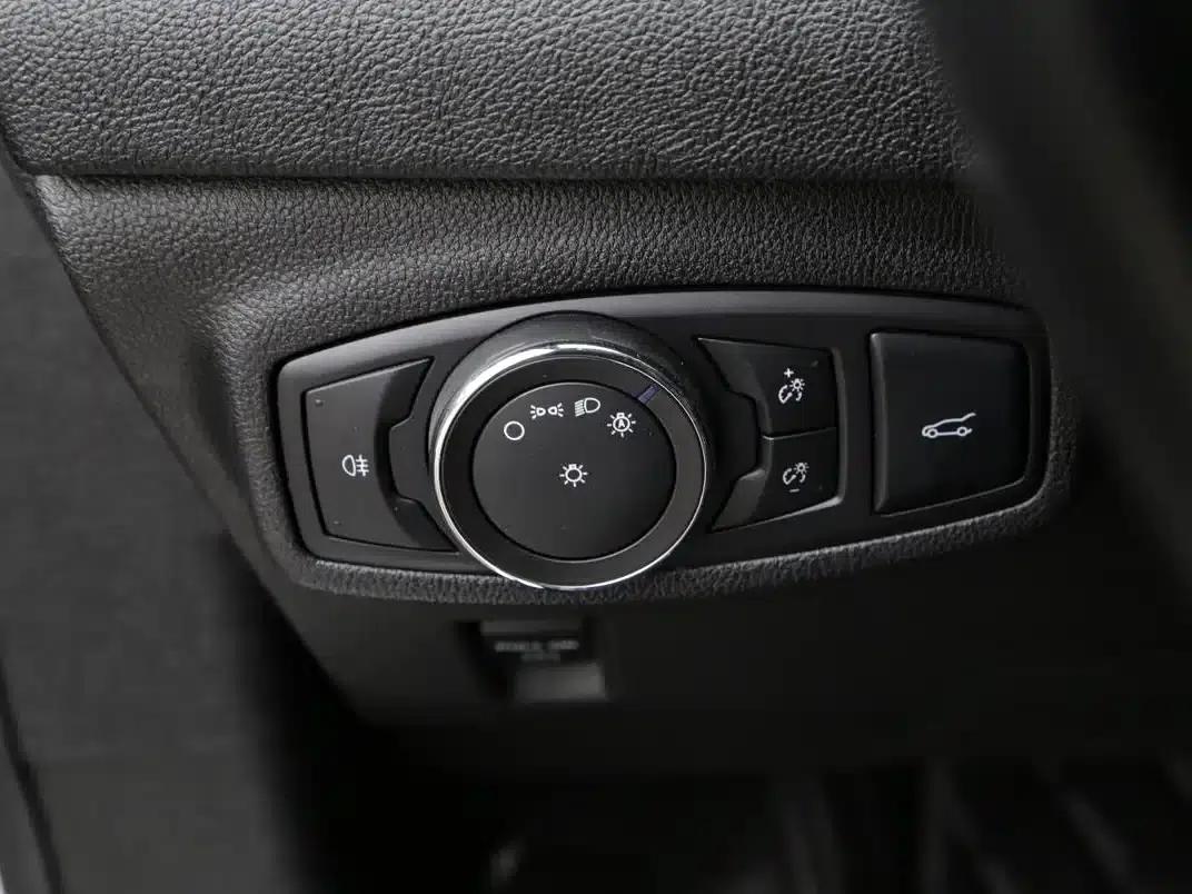 Lincoln MKC 2017 2.0T 2WD Premium Edition — миниатюра 17