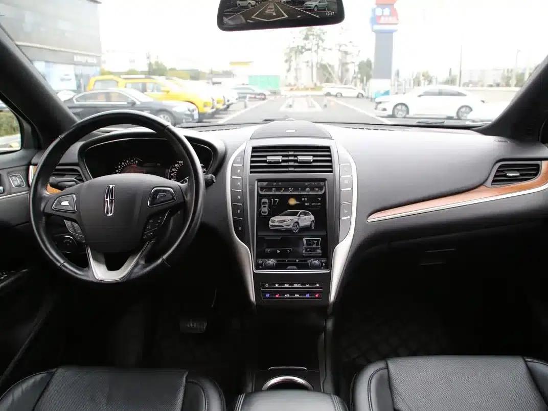Lincoln MKC 2017 2.0T 2WD Premium Edition — миниатюра 6
