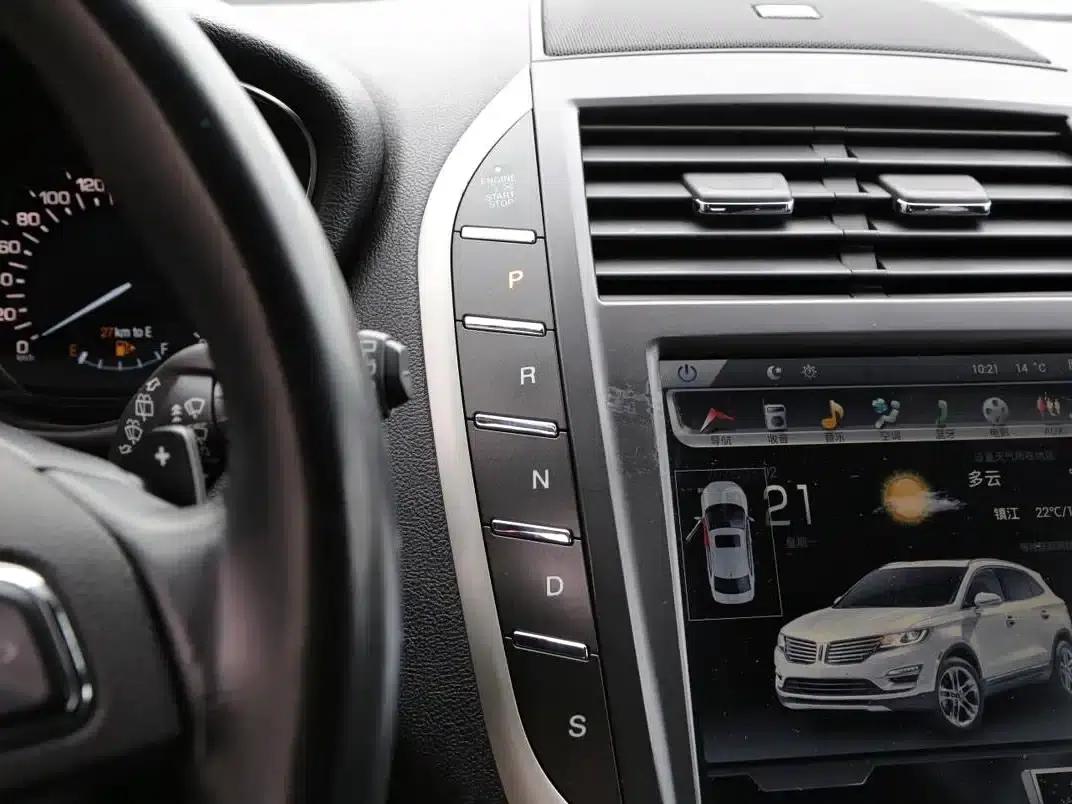 Lincoln MKC 2017 2.0T 2WD Premium Edition — миниатюра 7