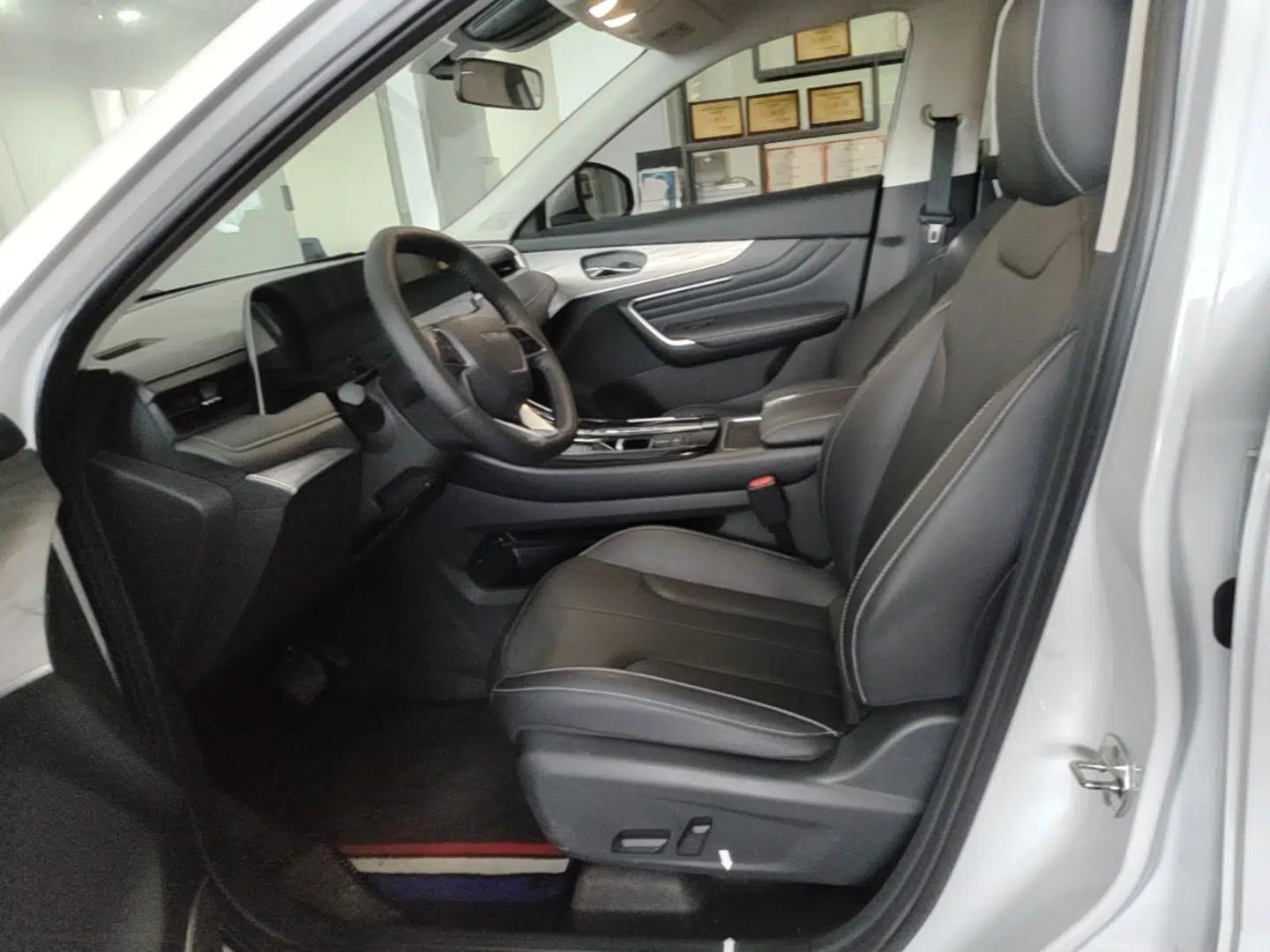 Venucia V DD-i 2025 Orca 150km Joyful Journey Edition — миниатюра 18