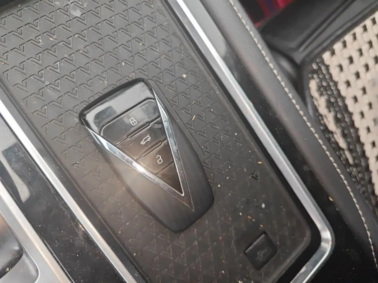 Venucia Star 2020 260T Automatic 48V Mild Hybrid Turbocharged Star Edition — миниатюра 9