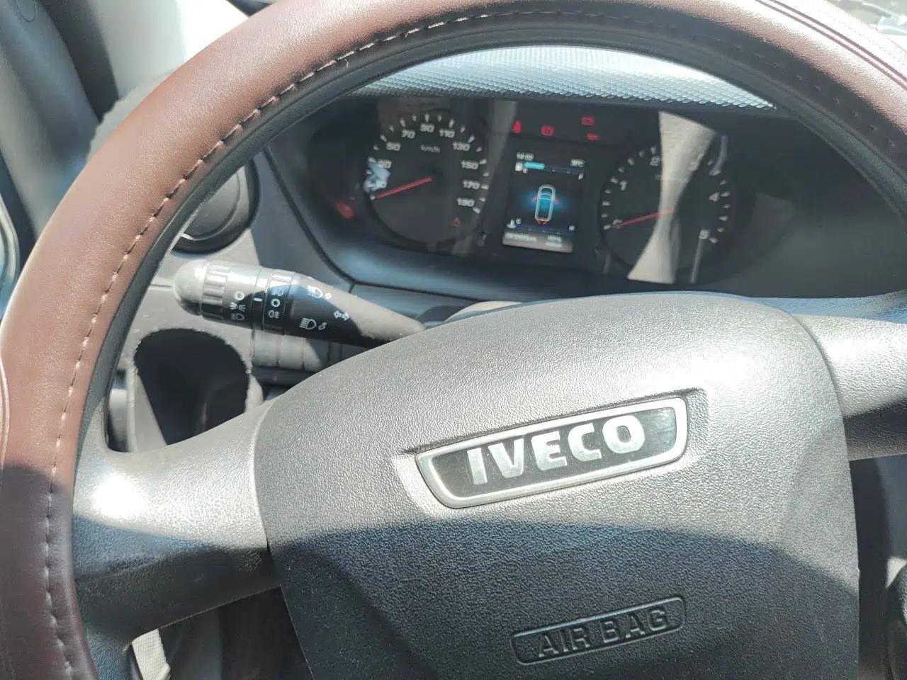 Iveco Eurocargo 2021 2.0T Manual Super Rui Long Wheelbase Short Overhang High Roof Side-Sliding Door F1A — миниатюра 12
