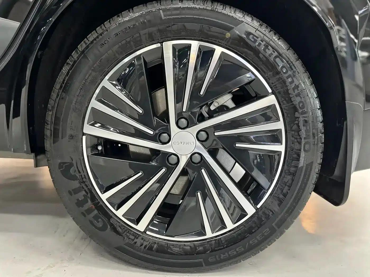 Lynk & Co 08 EM-P 2025 Model, 120km Long Range Pro — миниатюра 4