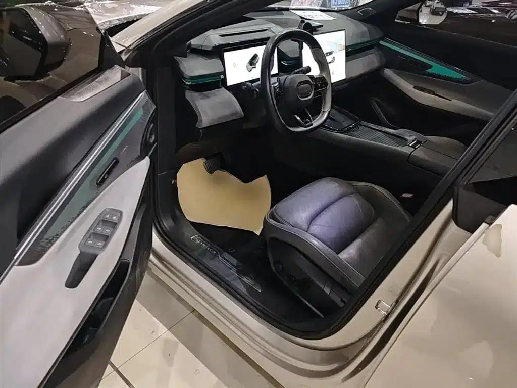 Lynk & Co 08 EM-P 2023 Model, 120km Long Range Halo — миниатюра 16